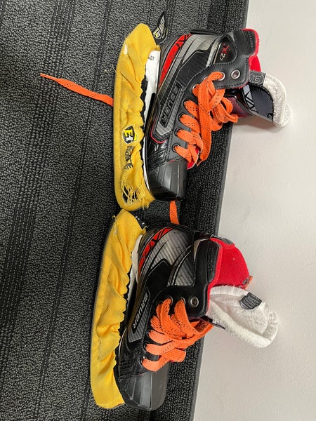 Junior Bauer Regular Width Size 3.5 Vapor X2.7 Hockey Goalie Skates
