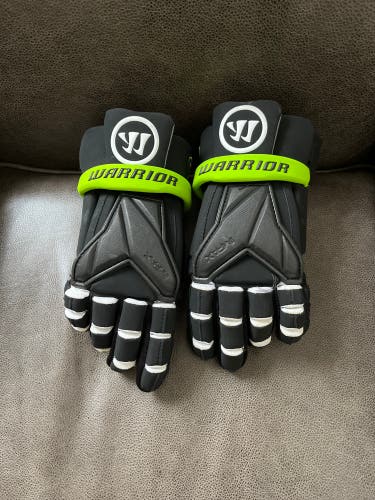 Barely Used Player's Warrior large Evo Pro Lacrosse Gloves