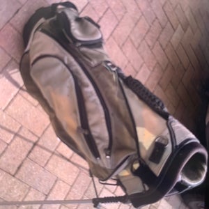 Golf stand bag  with club dividers