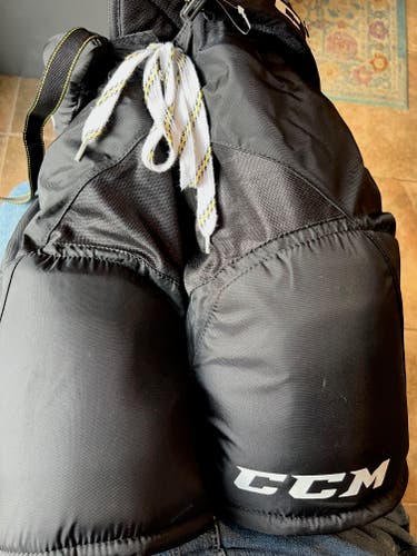 NWOT CCM SUPER TACKS JUNIOR MED HOCKEY PANTS WITH LEG ZIPPER