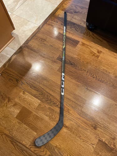 CCM Sr. RH P29/85 Flex Super Tacks AS-V PRO STOCK Hockey Stick