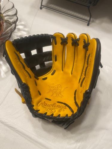 Infield 11.75" Heart of the Hide Baseball Glove