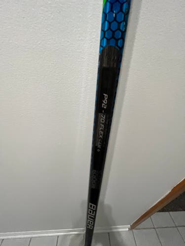Senior Right Handed P92 Nexus Geo Hockey Stick