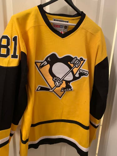 Yellow Used Adult Unisex CCM Jersey
