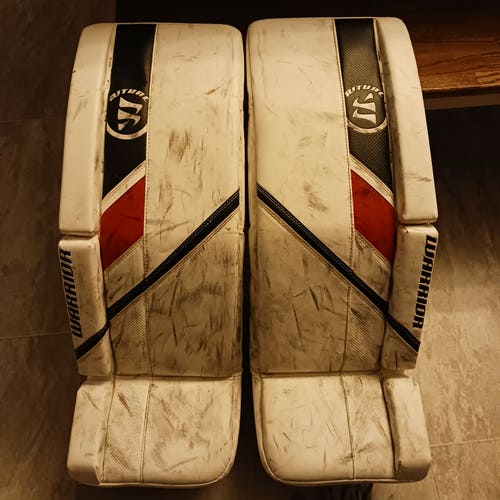 31" Warrior  Ritual G5 Goalie Leg Pads