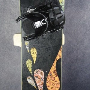 BURTON FEELGOOD SNOWBOARD SIZE 152 CM WITH NEW PICCO LARGE BINDINGS