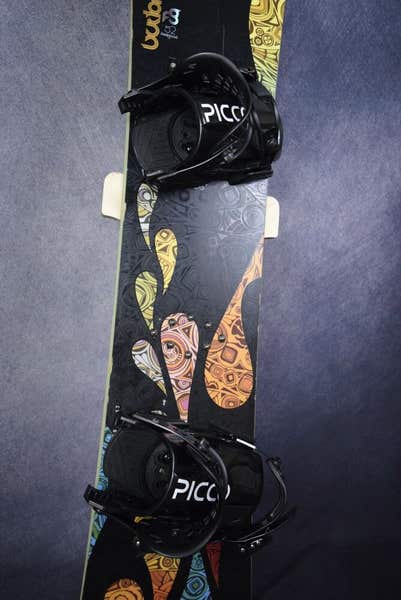 BURTON FEELGOOD SNOWBOARD SIZE 152 CM WITH NEW PICCO LARGE