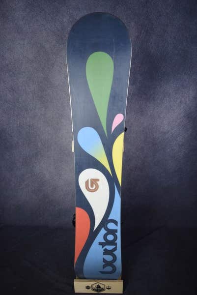 BURTON FEELGOOD SNOWBOARD SIZE 152 CM WITH NEW PICCO LARGE