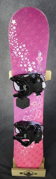 burton chicklet snowboard girls& 39 BURTON CHICKLET SNOWBOARD SIZE 131 CM WITH FLOW MEDIUM BINDINGS |  SidelineSwap