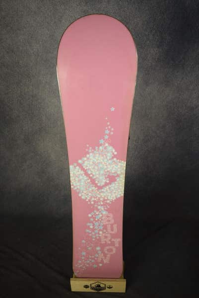 BURTON スノーボード 2007年モデル ピンク　CHICKLET126 BURTON スノーボード 2007年モデル ピンク CHICKLET126 BURTON