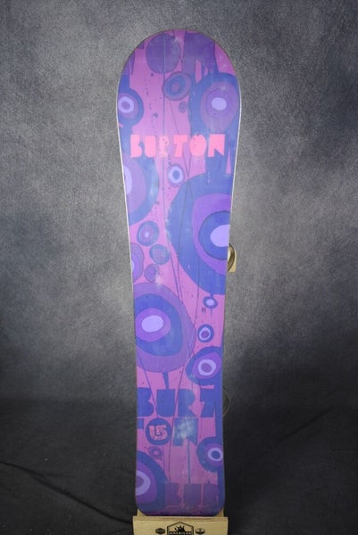 BURTON SECRET SNOWBOARD SIZE 145 CM WITH DRAKE MEDIUM BINDINGS