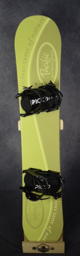 NEW PACIFIC SNOWBOARD SIZE 154 CM WITH PICCO LARGE BINDINGS