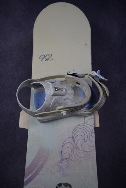 K2 MOMENT SNOWBOARD SIZE 146 CM WITH HEEL SIDE MEDIUM BINDINGS