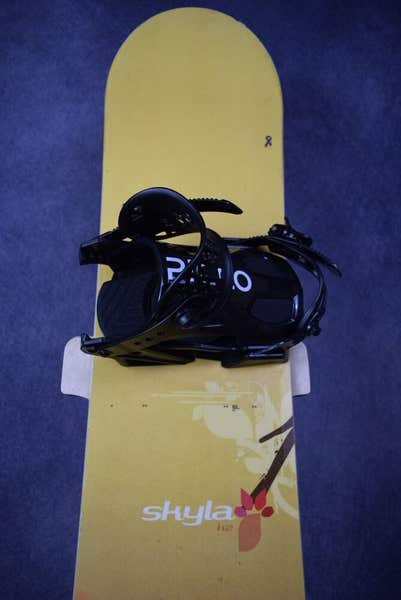 K2 SKYLA SNOWBOARD SIZE 147 CM WITH NEW PICCO MEDIUM BINDINGS