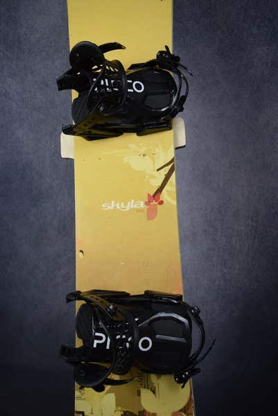 K2 SKYLA SNOWBOARD SIZE 147 CM WITH NEW PICCO MEDIUM BINDINGS