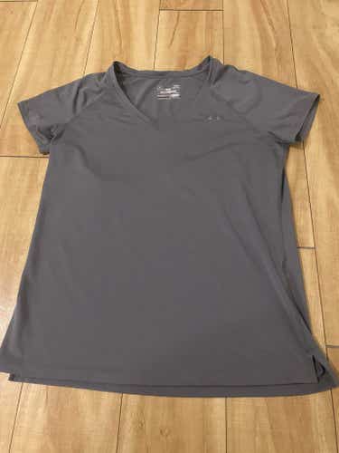 Under Armour Heat Gear Women’s Fitted Short Sleeve Shirt, Size Medium