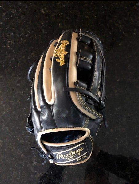 Rawlings Heart of the Hide Outfield Glove