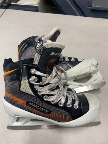 Used Bauer Regular Width Size 4 Hockey Skates