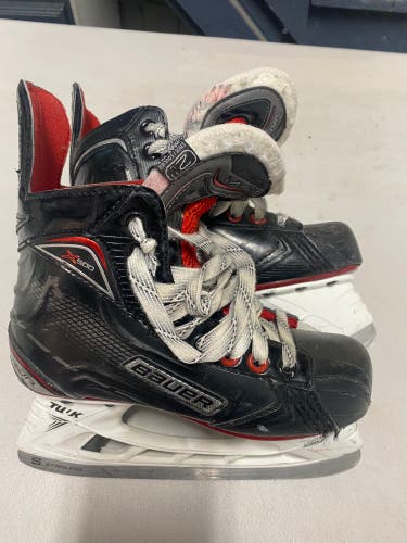 Used Bauer Regular Width Size 2 Vapor Hockey Skates