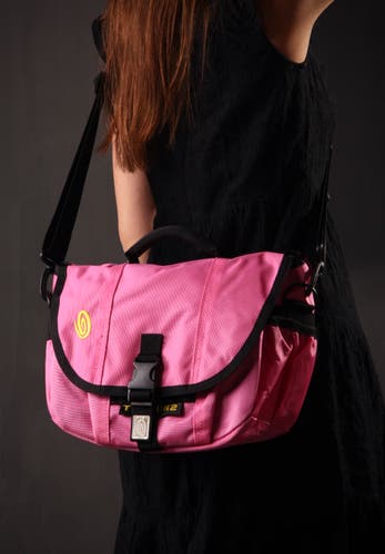 Timbuk2 Click Messenger Style Tote Bag Cross Body Shoulder Nylon Small Pink