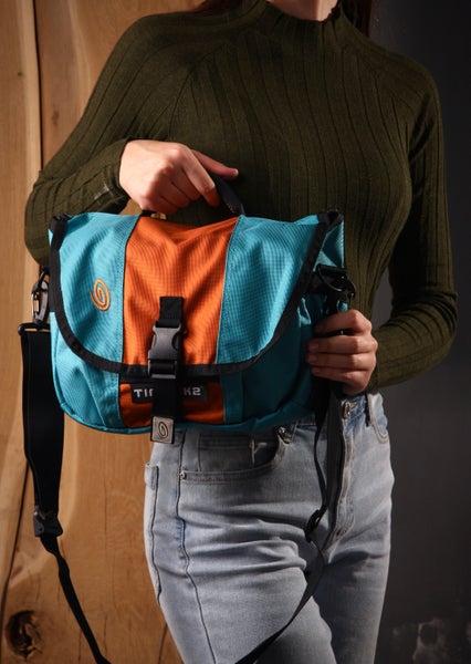 Timbuk2 Messenger Style Tote Bag Cross Body Shoulder Strap Nylon Small Blue