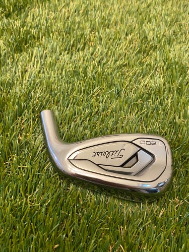 Men's Right Handed Titleist T200 8 Iron Club Head