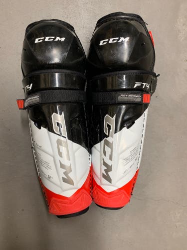 CCM  JetSpeed FT4 Shin Pads