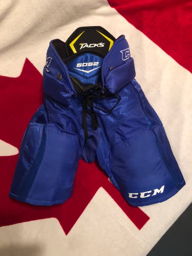 CCM Tacks 6052 Hockey Pants Junior Medium - Royal Blue