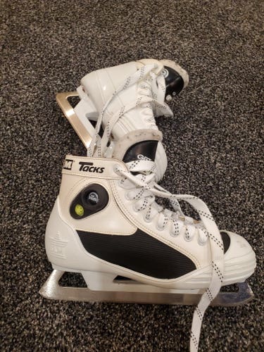 Senior Used CCM 652 Super Tacks Hockey Goalie Skates Size 6