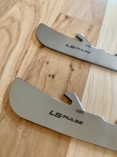 New LS Pulse 280 Steel (never sharpened) plus TUUK holder
