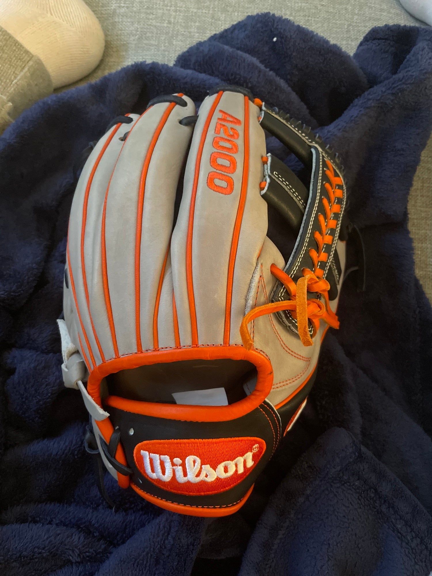 Wilson A2000 CC1 Carlos Correa 11.75 Baseball Glove (WTA20RB19CC1GM)