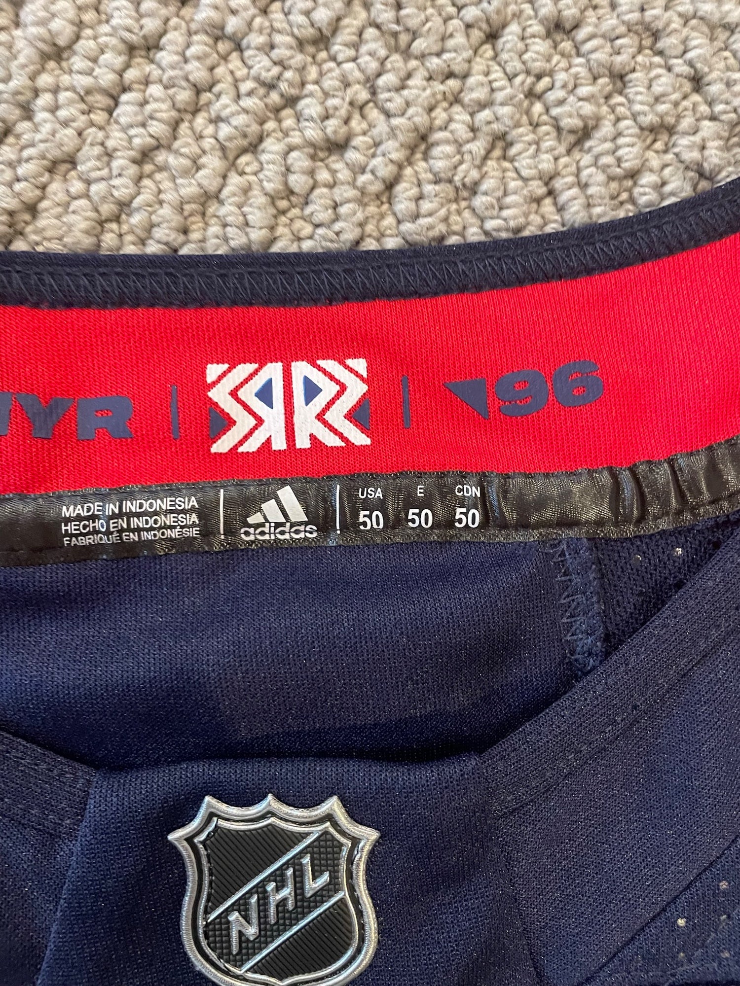 Adidas NHL Authentic XL Artemi Panarin Chicago Blackhawks Jersey