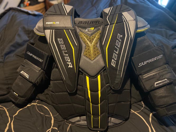 New Large Bauer  Supreme 2S Pro Goalie Chest Protector