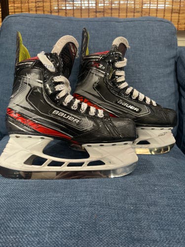 Used Bauer Vapor 2X.9 Regular Width Size 7.5 Hockey Skates w/extra Blades