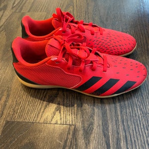 Boys Size 7.5 Indoor Soccer/Futsal Shoes - Adidas Predator freak.4 *Like NEW*