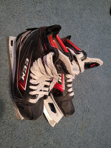 Senior Used CCM Jetspeed FT480 Hockey Goalie Skates Regular Width Size 7.5