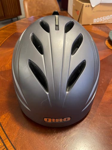Unisex Used Medium Giro G10 Helmet FIS Legal
