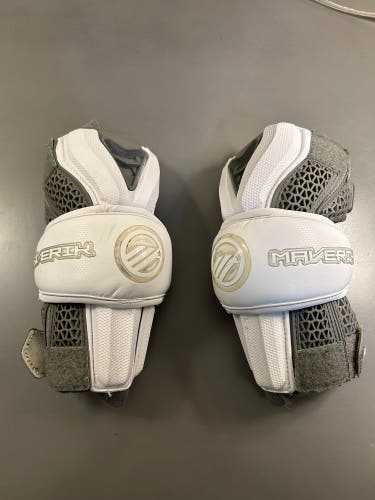 Used Medium Maverik Rome Arm Pads