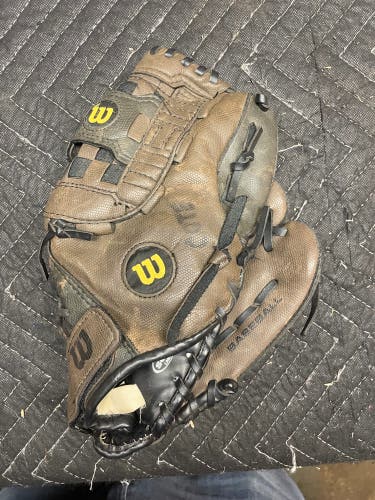 ¡ Wilson Infield 11.25" A200 Baseball Glove