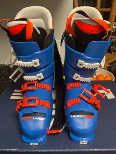 New - Lange RS 100 Ski Boots