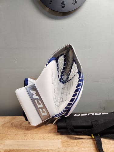 CCM Retro Flex Pro w/pro palm NWT