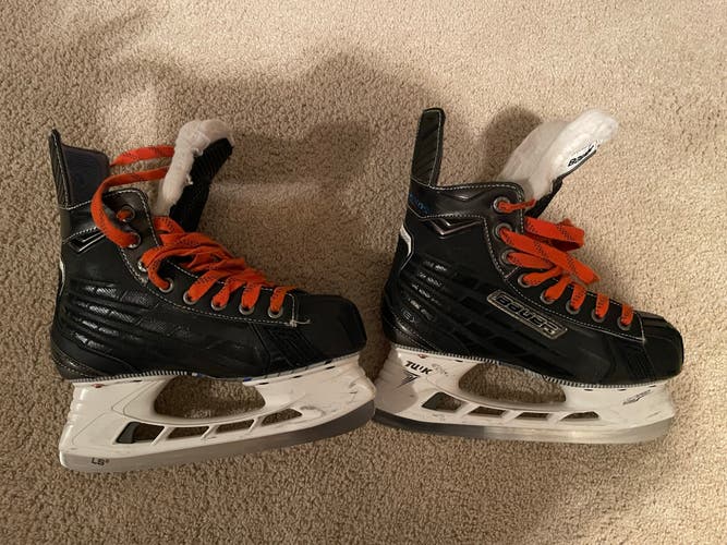 Junior Used Bauer Nexus 7000 Hockey Skates Regular Width Size 4