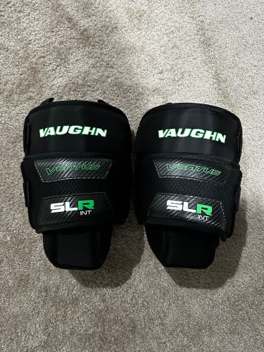 Vaughn Ventus SLR Intermediate Goalie Knee Pads