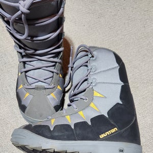 Burton Moto Snowboard Boots Used Unisex Size 10 (Women's 11)