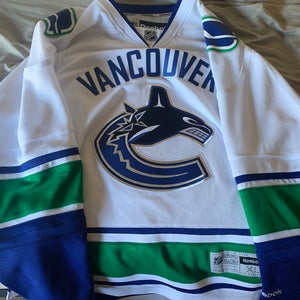 Vancouver Canucks away jersey