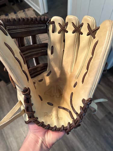 Outfield 12.75" Signiture Series Baseball Glove