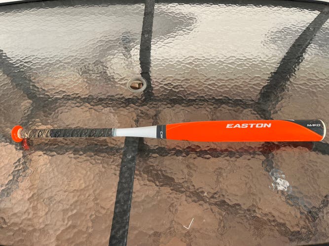 Easton Mako 32” 21oz USSSA Bat