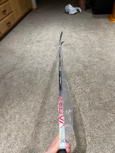 Senior Left Hand P92M Vapor Hyperlite Hockey Stick