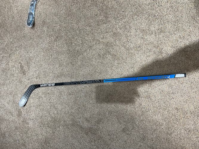 Senior Left Hand P28 Team Nexus Hockey Stick