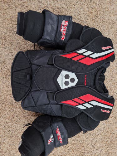 Used XL Vaughn VE8 Pro Carbon Goalie Chest Protector Pro Stock